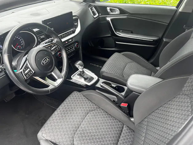 Kia Ceed 1.5 T-GDi MHEV Power