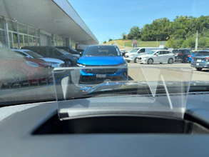 https://vehicle.imgix.net/4309540/cfced4fc-57e8-4dce-a81d-9b9ce01121f4.jpg