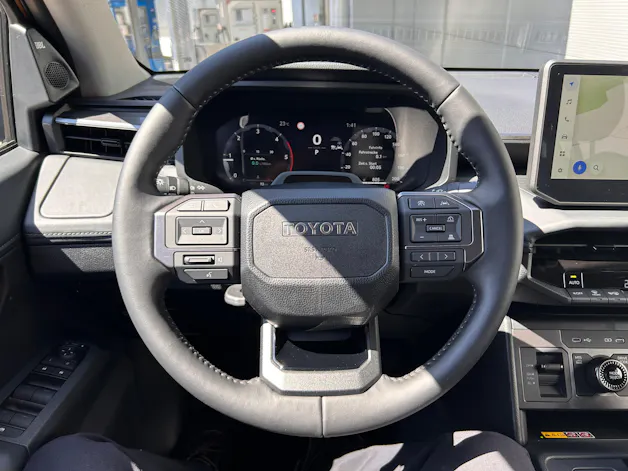 Toyota Hilux Double Cab.-Pick-up 2.8 D-4D MHEV 204 Invincible