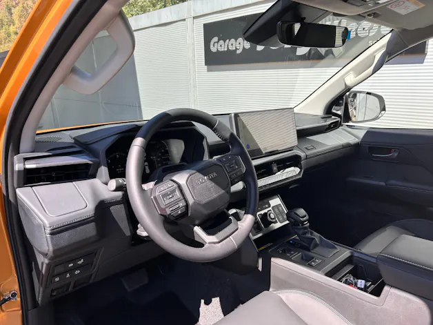 Toyota Hilux Double Cab.-Pick-up 2.8 D-4D MHEV 204 Invincible