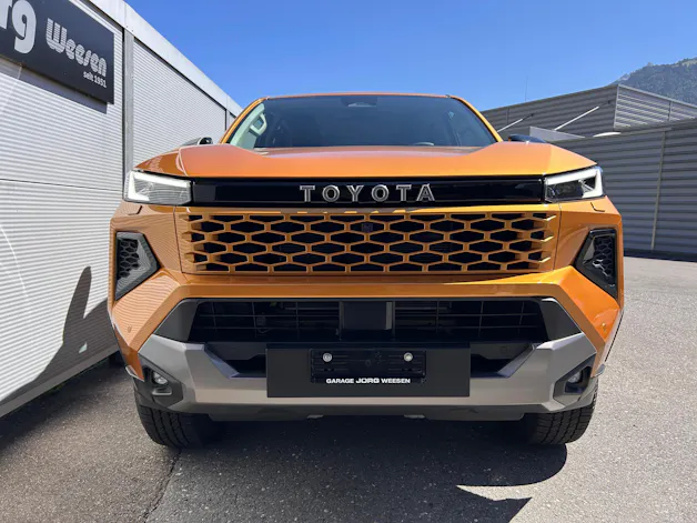 Toyota Hilux Double Cab.-Pick-up 2.8 D-4D MHEV 204 Invincible