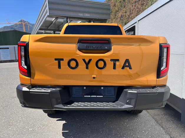 Toyota Hilux Double Cab.-Pick-up 2.8 D-4D MHEV 204 Invincible