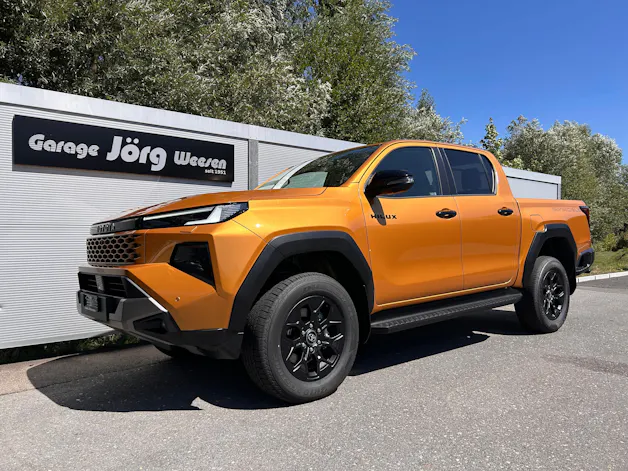 Toyota Hilux Double Cab.-Pick-up 2.8 D-4D MHEV 204 Invincible
