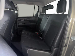https://vehicle.imgix.net/4309673/a625374a-8b66-41fb-abc1-94b4e578cabc.jpg