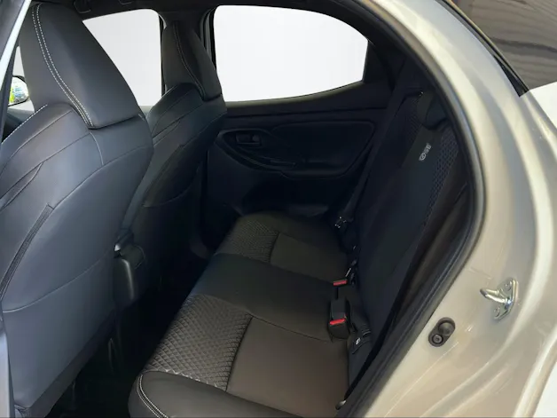Toyota Yaris 1.5 VVT-i HSD Premium