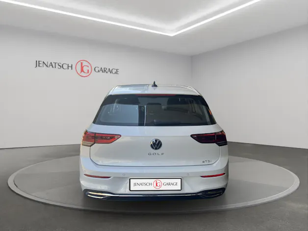 VW Golf VIII 1.5 eTSI R-Line 75 Edition DSG