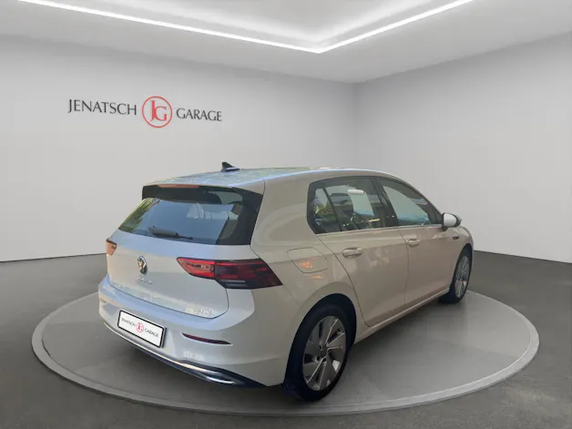 VW Golf VIII 1.5 eTSI R-Line 75 Edition DSG