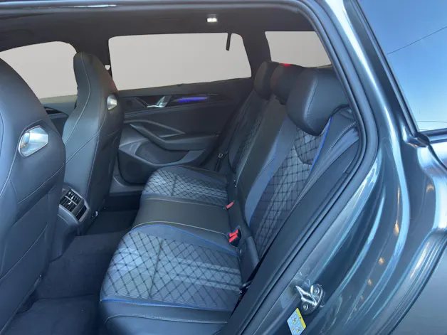 VW Passat Variant 2.0 TDI R-Line DSG 4motion