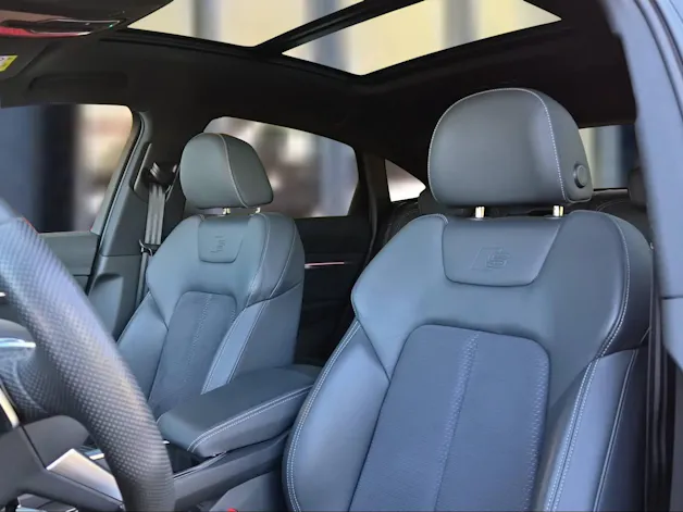 Audi e-tron 55 Sportback S Line quattro Daytonagrau Perleffekt