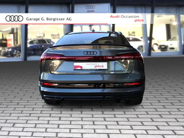 Audi e-tron 55 Sportback S Line quattro Daytonagrau Perleffekt