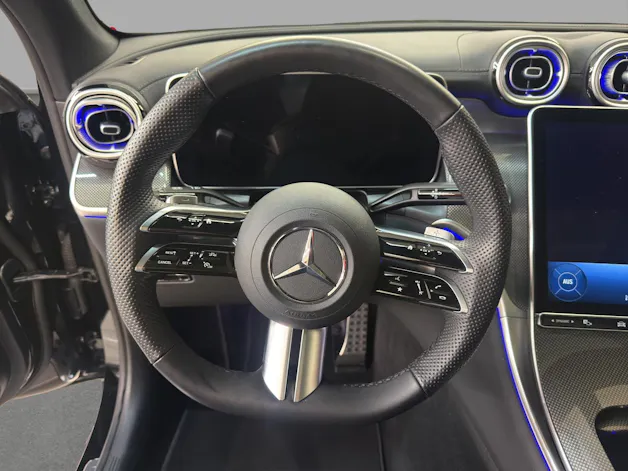 Mercedes-Benz GLC 200 4M - AMG / 360 Grad Kamera / Panorama-Dach / AHK