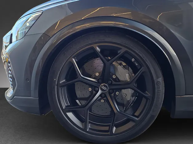Audi RSQ8 performance quattro