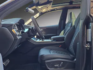 Audi RSQ8 performance quattro