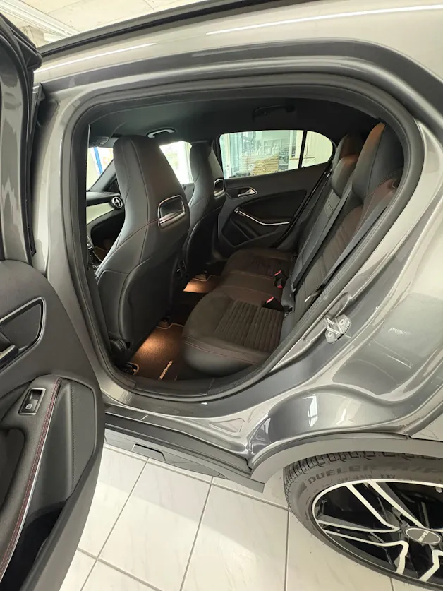 Mercedes-Benz GLA 200 AMG Line 7G-DCT
