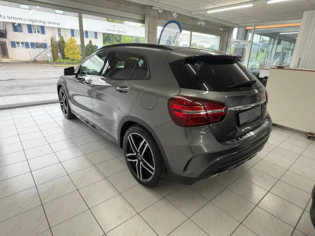 Mercedes-Benz GLA 200 AMG Line 7G-DCT