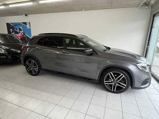 Mercedes-Benz GLA 200 AMG Line 7G-DCT