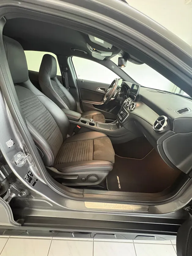 Mercedes-Benz GLA 200 AMG Line 7G-DCT