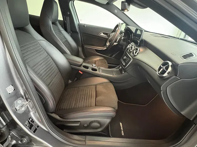 Mercedes-Benz GLA 200 AMG Line 7G-DCT