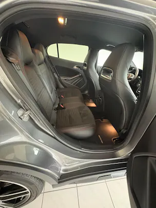 Mercedes-Benz GLA 200 AMG Line 7G-DCT