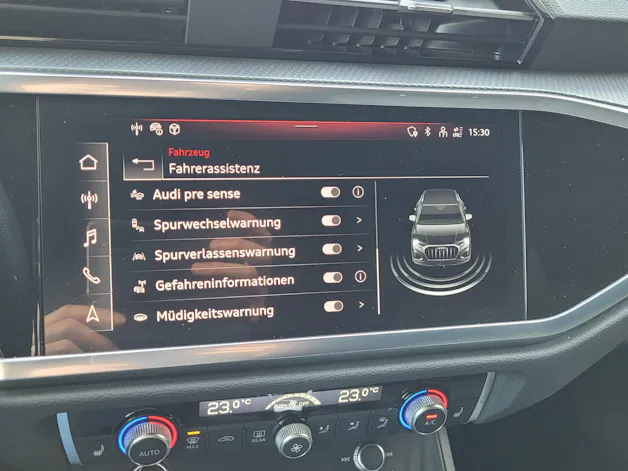 Audi Q3 35 TFSI S line Attraction S-tronic *8-fach berieft + Panoramadach*