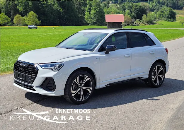 Audi Q3 35 TFSI S line Attraction S-tronic *8-fach berieft + Panoramadach*