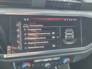 Audi Q3 35 TFSI S line Attraction S-tronic *8-fach berieft + Panoramadach*
