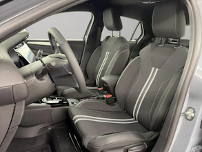 https://vehicle.imgix.net/4310050/150d6d17-e4a1-4c4e-a304-cacac032a7f4.jpg