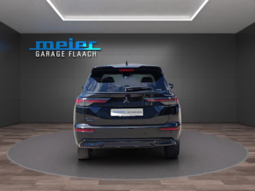 MITSUBISHI OUTLANDER 4
