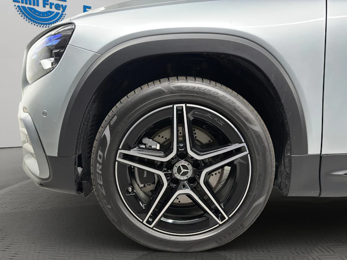 Fahrzeugbild MERCEDES-BENZ GLB 220