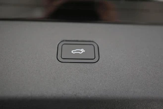 https://vehicle.imgix.net/4310105/5763f17b-f13a-4118-ae07-a7a6b0e01319.jpg