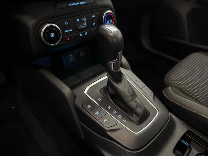 image du véhicule FORD FOCUS