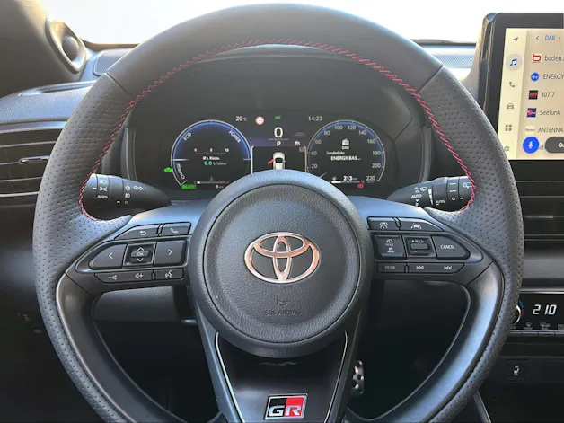 Toyota Yaris 1.5 VVT-i HSD GR Sport