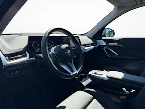 https://vehicle.imgix.net/4310302/afcb6316-f517-4a58-88fd-fd363c2ccb28.jpg