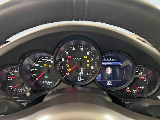 Porsche 911 Carrera 4 GTS