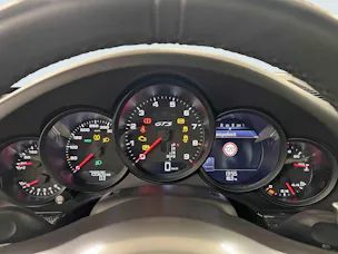 Porsche 911 Carrera 4 GTS