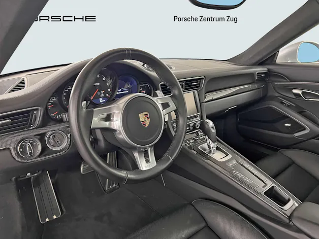 Porsche 911 Carrera 4 GTS
