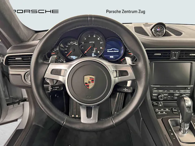 Porsche 911 Carrera 4 GTS