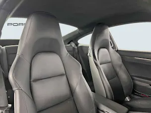 Porsche 911 Carrera 4 GTS