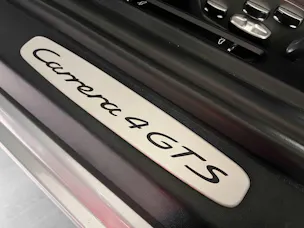 Porsche 911 Carrera 4 GTS