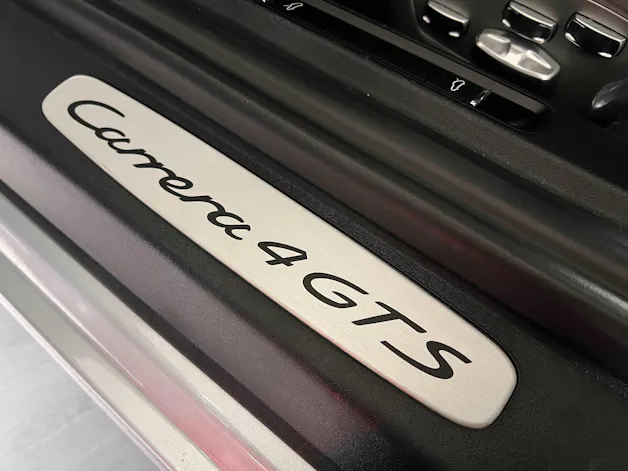Porsche 911 Carrera 4 GTS
