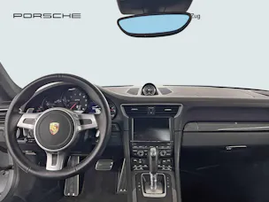 Porsche 911 Carrera 4 GTS