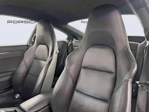 Porsche 911 Carrera 4 GTS
