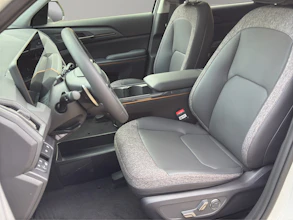https://vehicle.imgix.net/4310407/5dd73ce7-de0e-48ca-b7bd-8e7acf0849c5.jpg