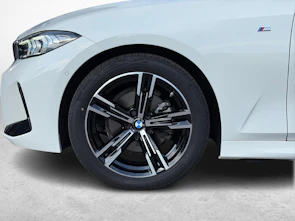 Fahrzeugbild BMW 320d xDrive SAG Touring