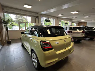 Suzuki Swift 1.2 Sakura Hybrid