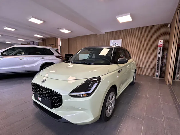 Suzuki Swift 1.2 Sakura Hybrid