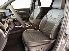 https://vehicle.imgix.net/4310424/0aa0d6c8-7f75-4ef9-900e-dab1fabd0e79.jpg