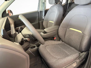 https://vehicle.imgix.net/4310454/a9d4ef0d-6988-4d44-870b-359a4a86d8cf.jpg