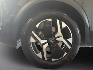 Peugeot 2008 1.2 Hybrid 145 GT