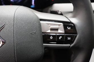 https://vehicle.imgix.net/4310485/38656a1a-c4c4-4d21-8e82-b04f5754eee6.JPG